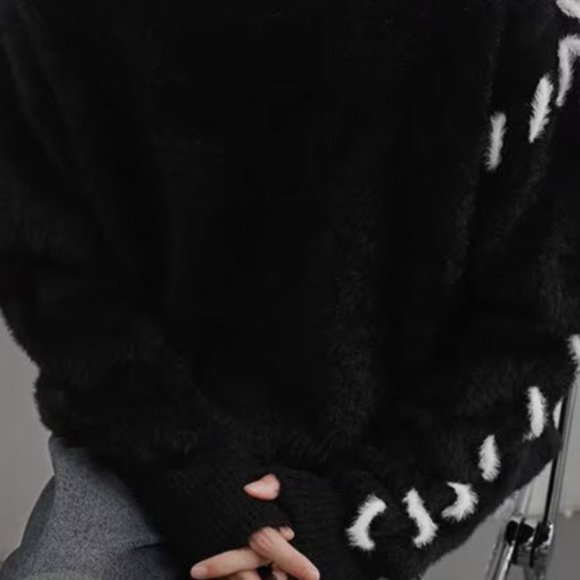 Men's Plush Contrast Color Jacquard Sweater US Size S - 21" Wide / Black NWOT - Picture 2 of 4